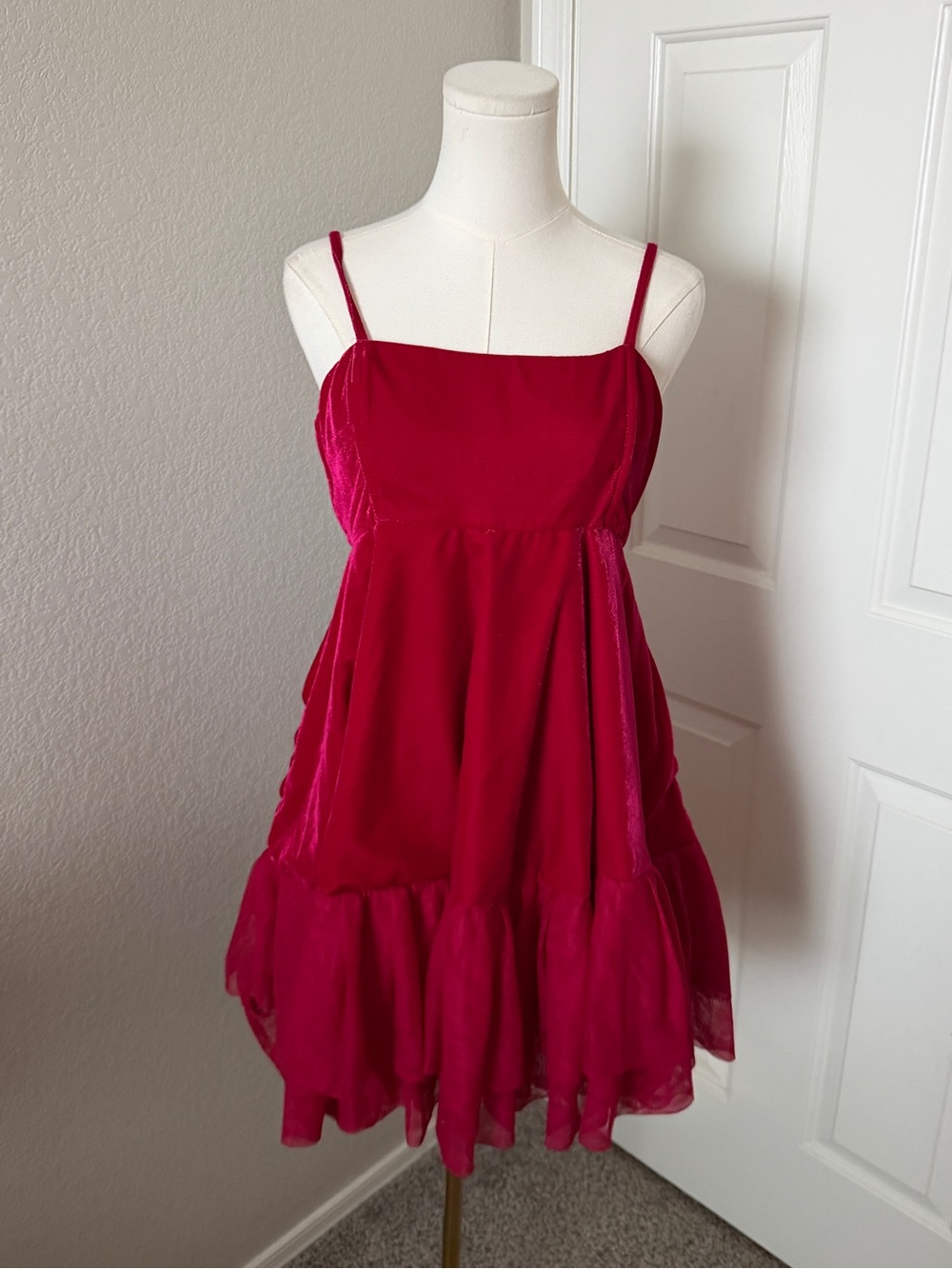 Let Me Be Velvet Tulle Dress Size S EUC | Anthropologie Red Mini - Picture 2 of 5